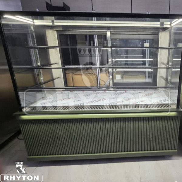 دل بری پشت شیشه